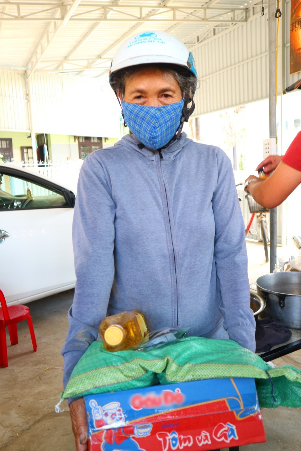 Hỗ trợ anh chị em bán vé số - thông báo nghĩa tình của ông chủ đại lý - 6 Hỗ trợ anh chị em bán vé số - thông báo nghĩa tình của ông chủ đại lý - 6