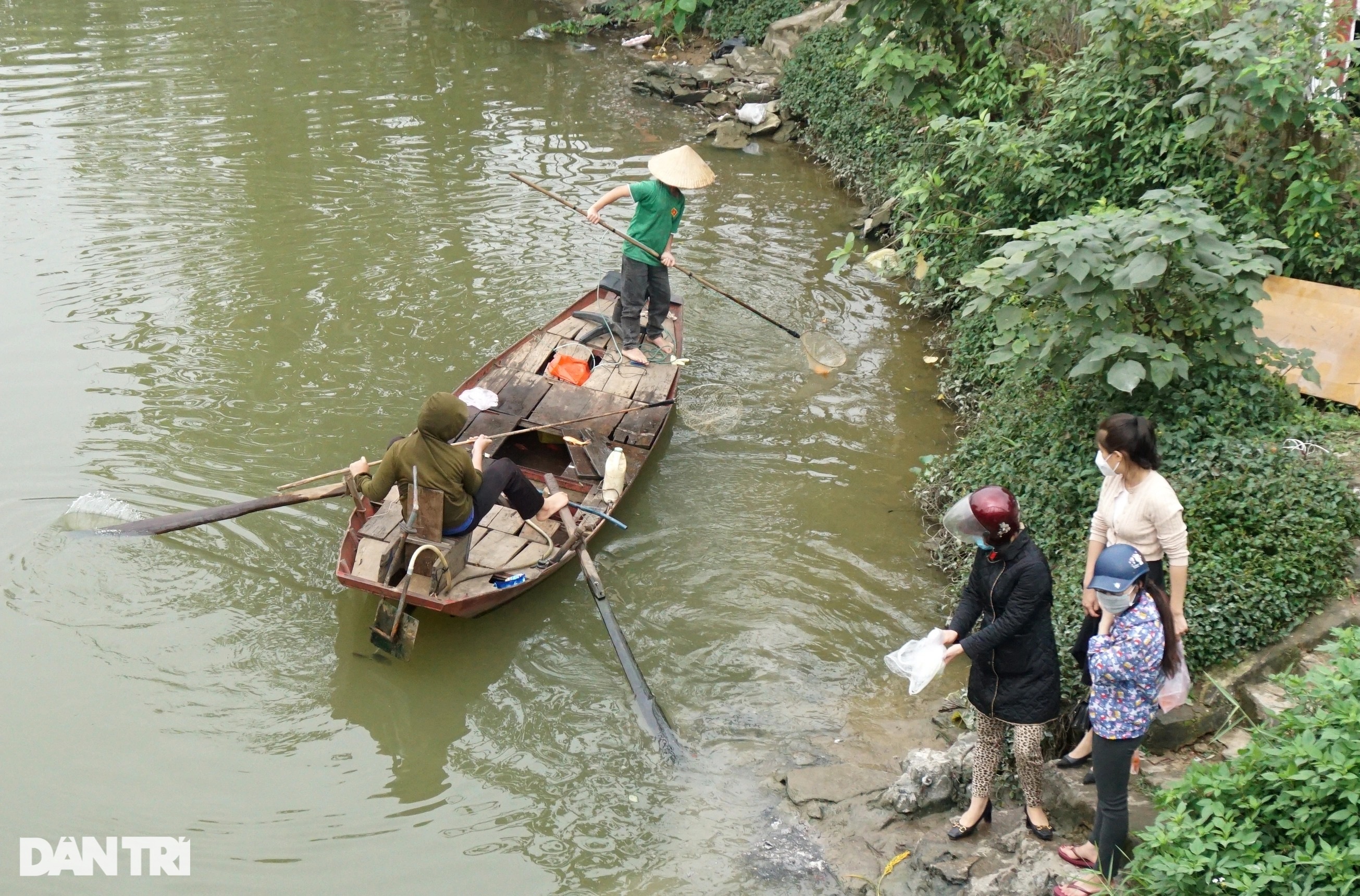 Phương tiện ông Táo chưa kịp về trời đã rơi vào lưới bát quái, kích điện - 8 Phương tiện ông Táo chưa kịp về trời đã rơi vào lưới bát quái, kích điện - 8