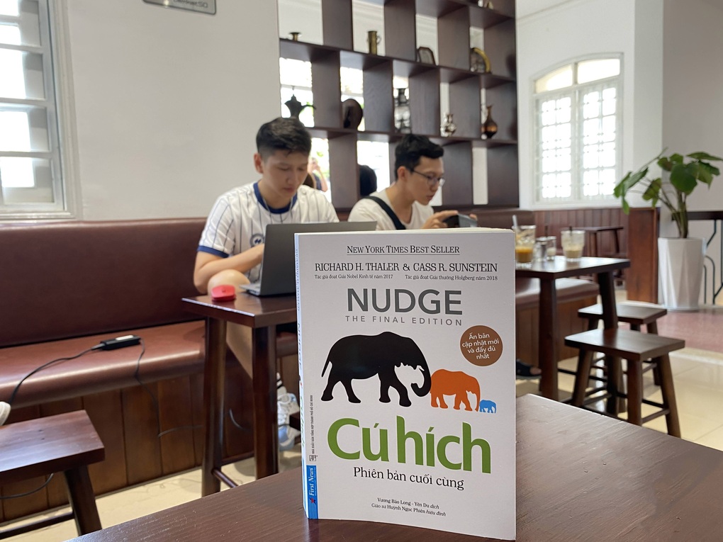 Cú hích - Phiên bản cuối cùng: Cuốn sách giúp thay đổi thế giới - 3 Cú hích - Phiên bản cuối cùng: Cuốn sách giúp thay đổi thế giới - 3
