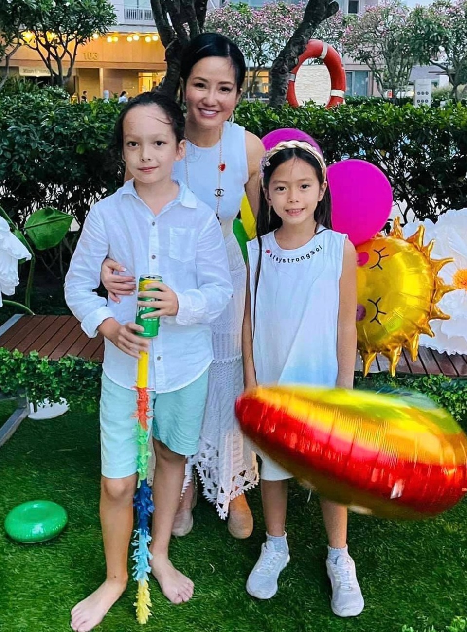 Cuộc sống các sao Việt làm mẹ đơn thân thế nào sau ly hôn? - 4 Cuộc sống các sao Việt làm mẹ đơn thân thế nào sau ly hôn? - 4