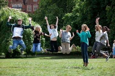 Thi và phỏng vấn học bổng A- Level các trường trung học Anh Quốc