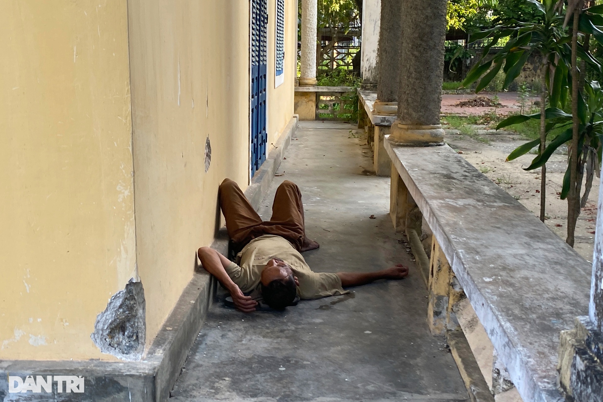 Nhà lưu niệm mẹ vua Bảo Đại bị bỏ hoang, là nơi người lang thang trú ngụ - 10 Nhà lưu niệm mẹ vua Bảo Đại bị bỏ hoang, là nơi người lang thang trú ngụ - 10