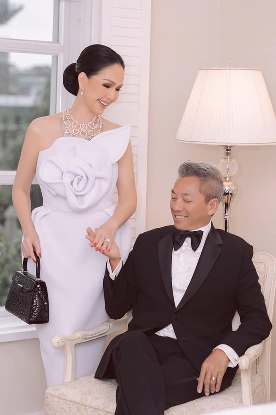 “Nữ hoàng ảnh lịch” Diễm My tiết lộ mình là người chủ động tán tỉnh chồng - 3 “Nữ hoàng ảnh lịch” Diễm My tiết lộ mình là người chủ động tán tỉnh chồng - 3