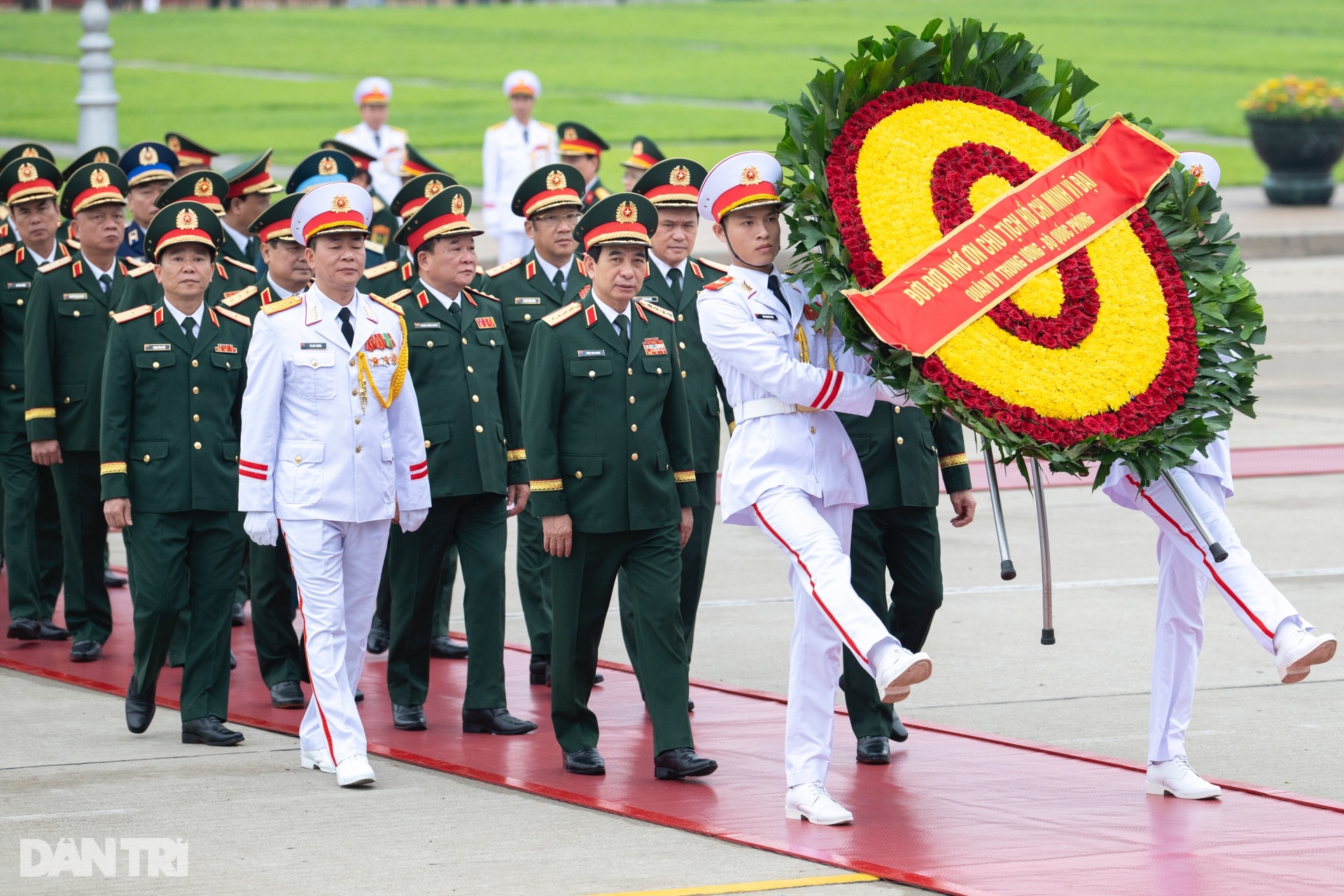 Sáng nay lãnh đạo Đảng, Nhà nước vào Lăng viếng Chủ tịch Hồ Chí Minh - 7 Sáng nay lãnh đạo Đảng, Nhà nước vào Lăng viếng Chủ tịch Hồ Chí Minh - 7