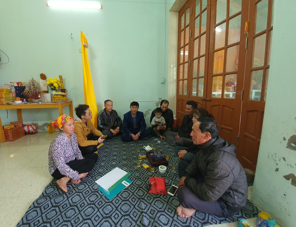 Bạn đọc giúp đỡ góa phụ tật nguyền nuôi 2 con thơ hơn 170 triệu đồng - 2 Bạn đọc giúp đỡ góa phụ tật nguyền nuôi 2 con thơ hơn 170 triệu đồng - 2