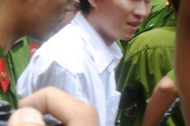 Nhà báo Hoàng Khương: "Bị cáo sơ suất trong nghiệp vụ"