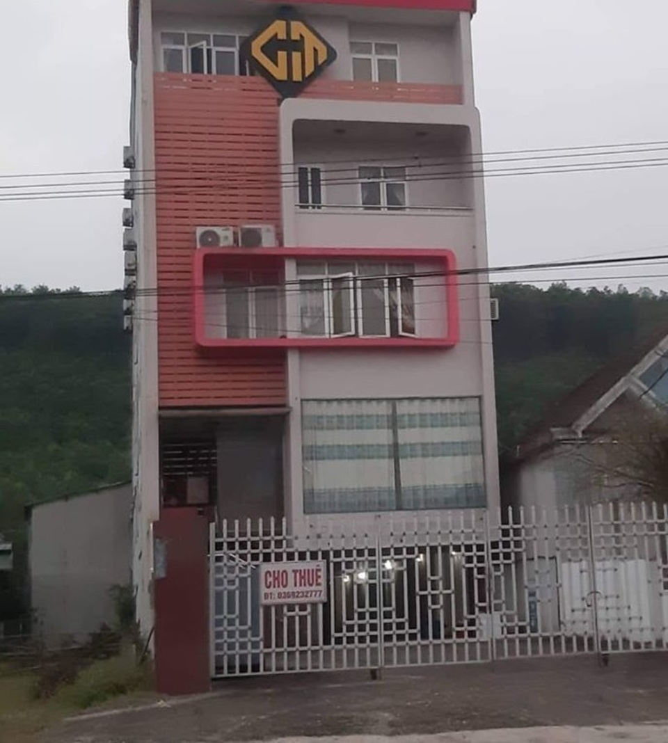 17 công nhân Trung Quốc mắc kẹt trong khách sạn ở Hà Tĩnh - 1 17 công nhân Trung Quốc mắc kẹt trong khách sạn ở Hà Tĩnh - 1