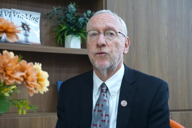 Hiệu trưởng Đại học Cornell nước Mỹ: "Cấm ChatGPT là không khả thi"