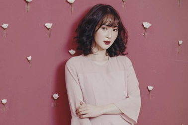 Bạn gái hot girl của Phở Đặc Biệt bị “ném đá" vì nói sao Kpop “chảnh”