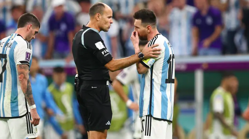 FIFA mở cuộc điều tra, Messi có khả năng bị cấm đá bán kết World Cup 2022 - 4 FIFA mở cuộc điều tra, Messi có khả năng bị cấm đá bán kết World Cup 2022 - 4