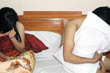 Khởi tố 4 người trong đường dây mại dâm, kích dục cho "quý ông, quý bà"