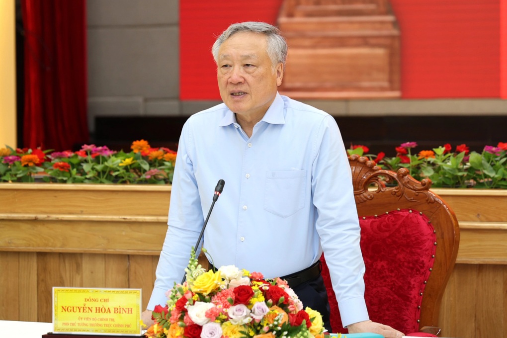 Phó Thủ tướng Nguyễn Hòa Bình: Bố trí cán bộ cần căn cứ vào năng lực - 1 Phó Thủ tướng Nguyễn Hòa Bình: Bố trí cán bộ cần căn cứ vào năng lực - 1
