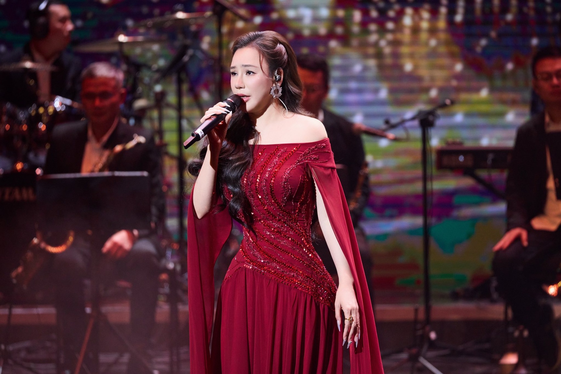 Hồ Quỳnh Hương sau cưới: Hay khoe ông xã, nói về mối quan hệ với nhà chồng - 10 Hồ Quỳnh Hương sau cưới: Hay khoe ông xã, nói về mối quan hệ với nhà chồng - 10