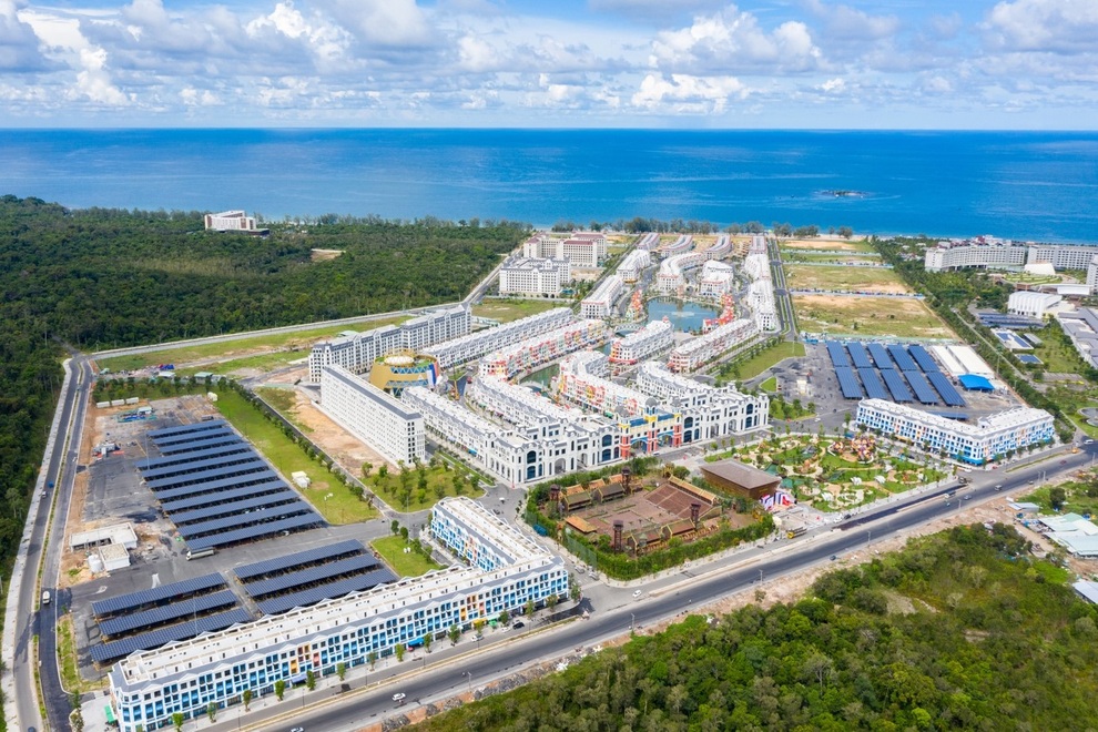 Đón sóng hộ chiếu vaccine, đầu tư vào đâu chắc thắng? - 1