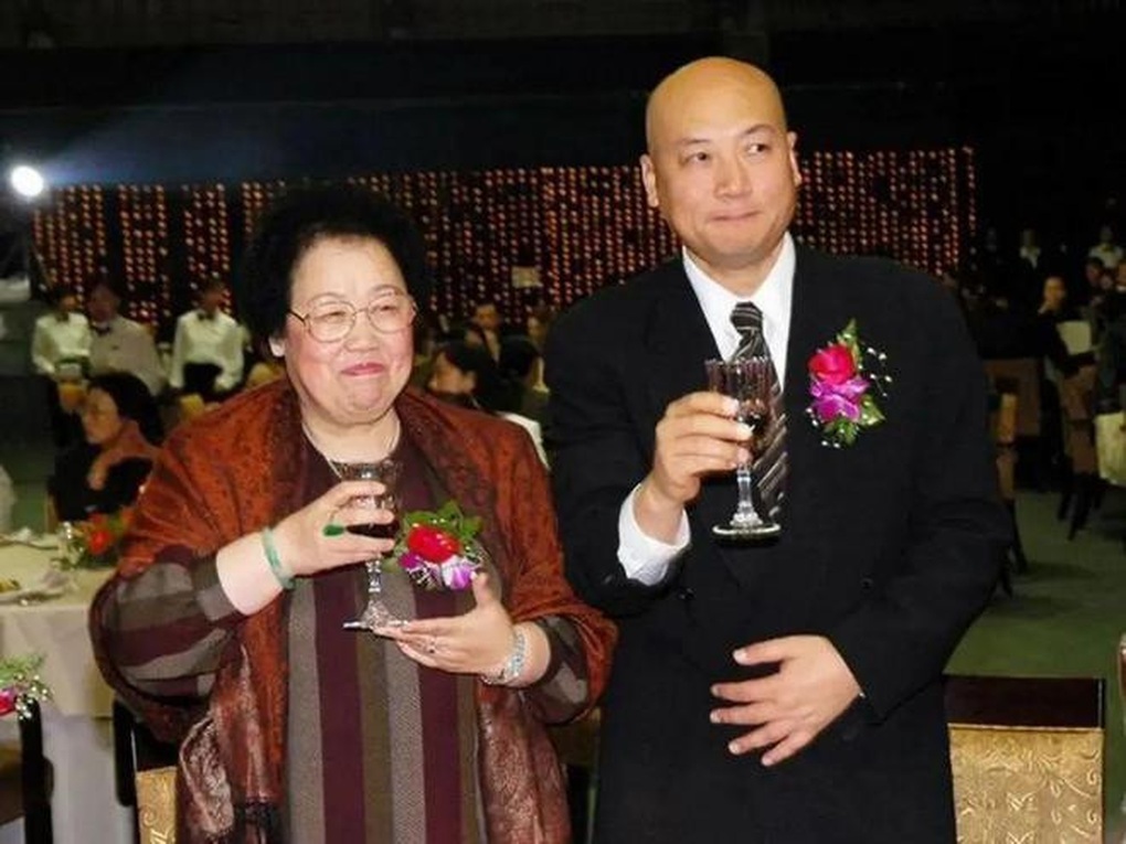 Đường Tăng Trì Trọng Thụy hé lộ chuyện tình cổ tích bên vợ tỷ phú - 2