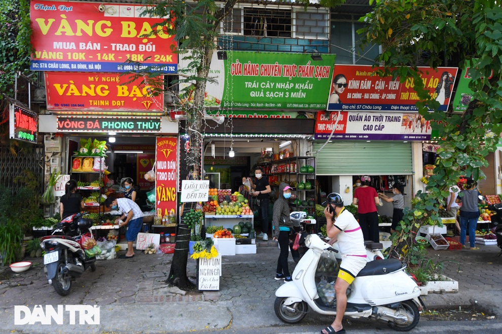 Hà Nội nới lỏng giãn cách, chợ dân sinh nhộn nhịp, tiểu thương phấn khởi - 8 Hà Nội nới lỏng giãn cách, chợ dân sinh nhộn nhịp, tiểu thương phấn khởi - 8