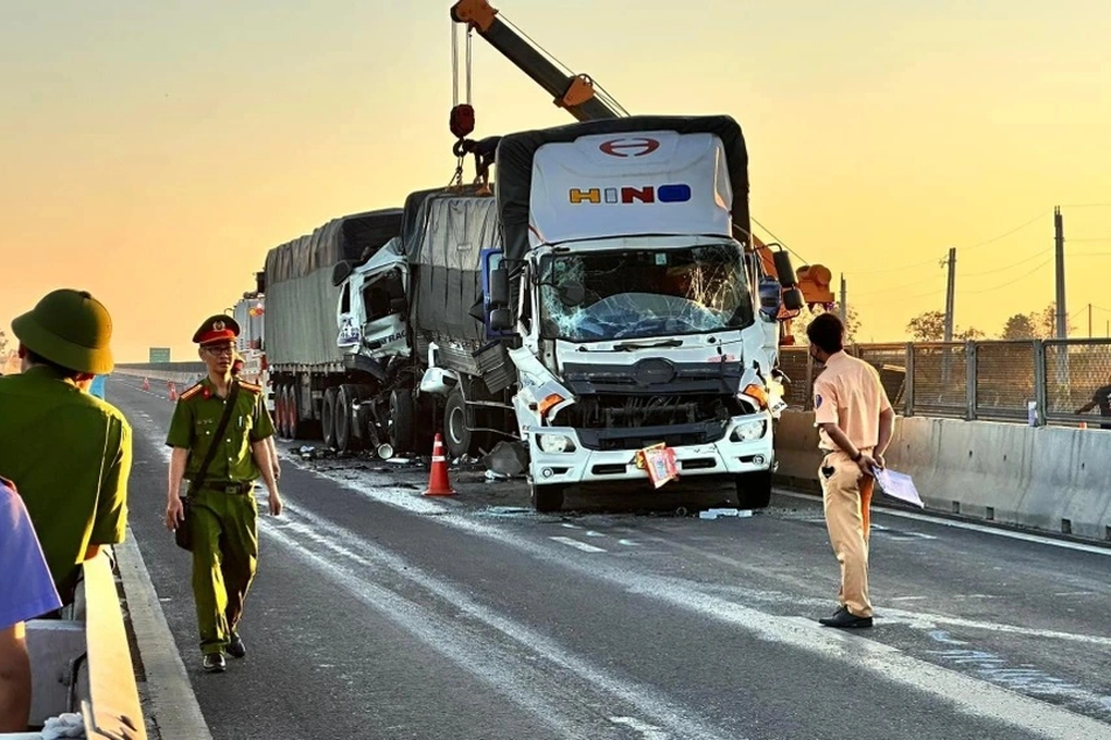 Bộ GTVT ra công điện sau loạt tai nạn trên cao tốc - 1 Bộ GTVT ra công điện sau loạt tai nạn trên cao tốc - 1