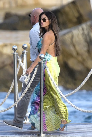 Dáng vóc “đồng hồ cát” quyến rũ của vợ tỷ phú Jeff Bezos - 12