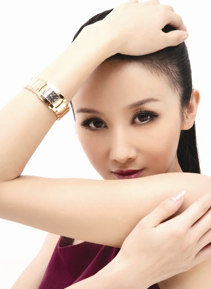 “Mỹ nhân tụt váy” Tôn Phi Phi khác lạ vì lạm dụng dao kéo thẩm mỹ - 5