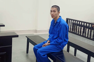 Thách thức "chỗ này nhiều máu", người đàn ông bị đâm trọng thương