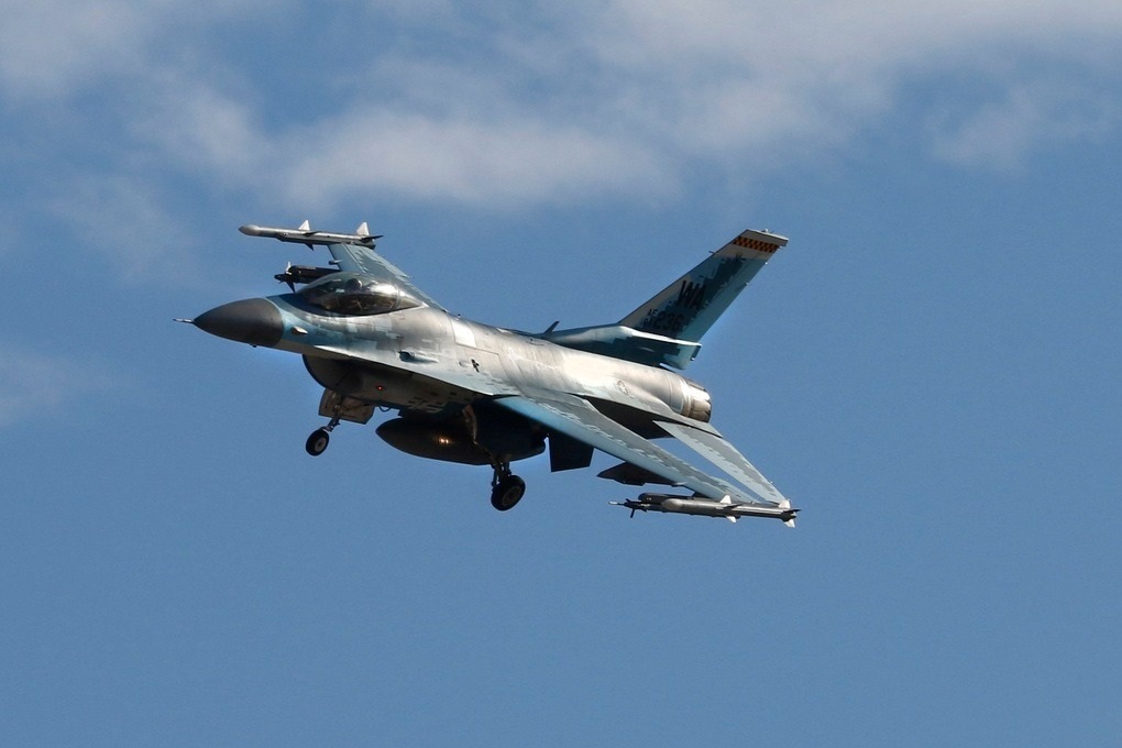 Nga tung tên lửa sát thủ, sẵn sàng bắn hạ F-16 phương Tây cấp cho Ukraine - 1 Nga tung tên lửa sát thủ, sẵn sàng bắn hạ F-16 phương Tây cấp cho Ukraine - 1