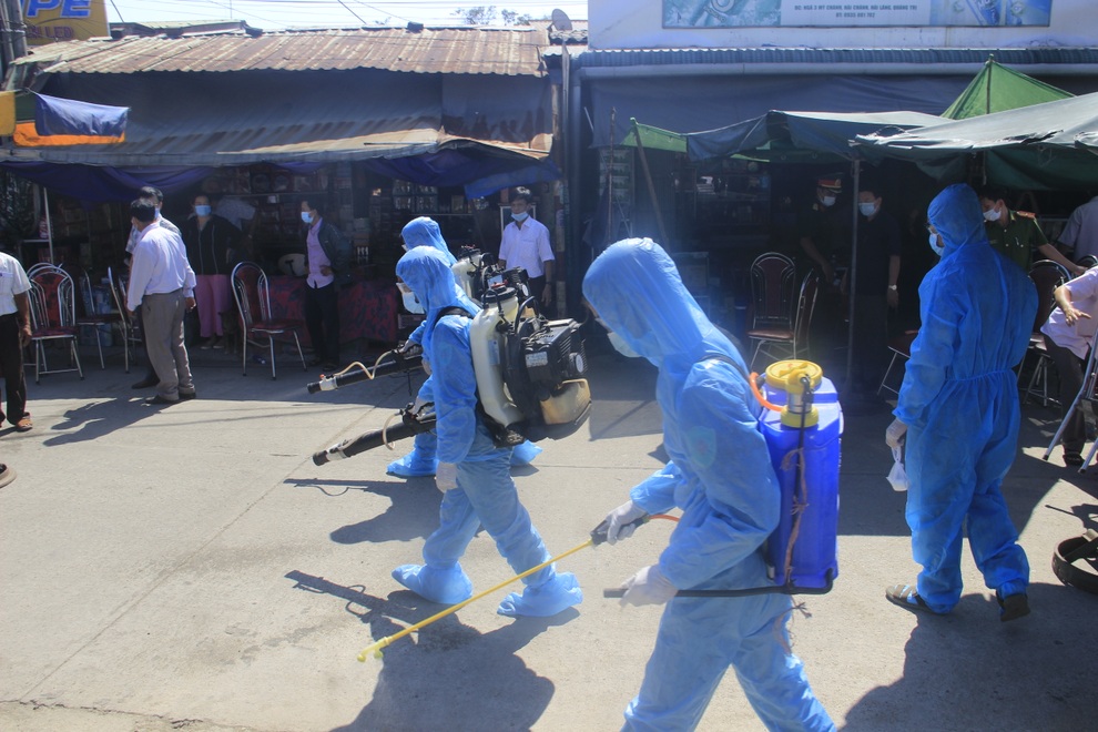 Nữ nhân viên thẩm mỹ tái dương tính với SARS-CoV-2 sau hơn một tuần ra viện - 2