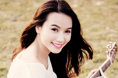 Xao xuyến ngắm cô giáo đa tài, trẻ trung, đam mê nghệ thuật