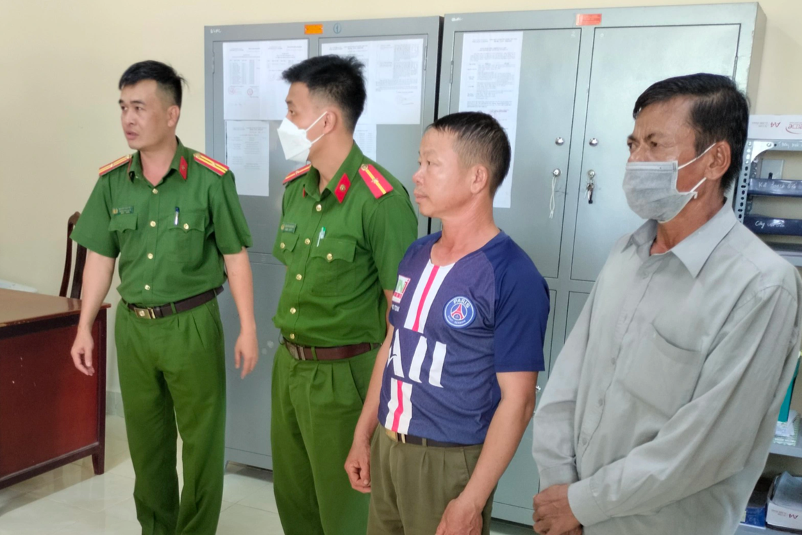 Bắt 28 đối tượng trong vụ phá hơn 380ha rừng - 1 Bắt 28 đối tượng trong vụ phá hơn 380ha rừng - 1