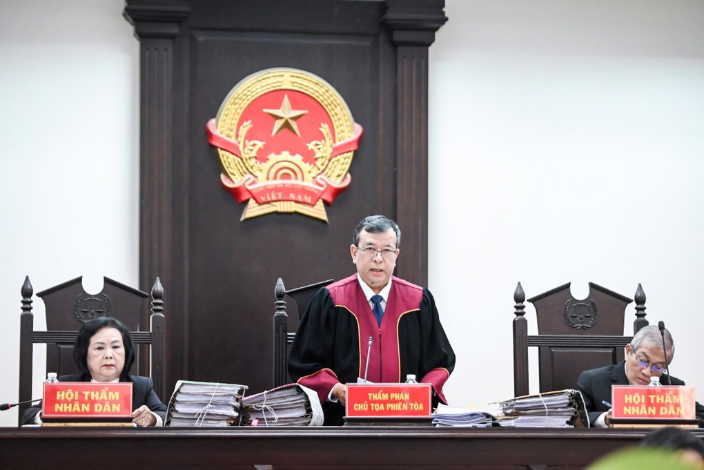 Giang hồ Bình Kiểm lĩnh 12 năm tù - 1 Giang hồ Bình Kiểm lĩnh 12 năm tù - 1