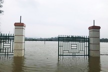 Nhiều vùng bị cô lập, chia cắt do sạt lở, mưa lũ