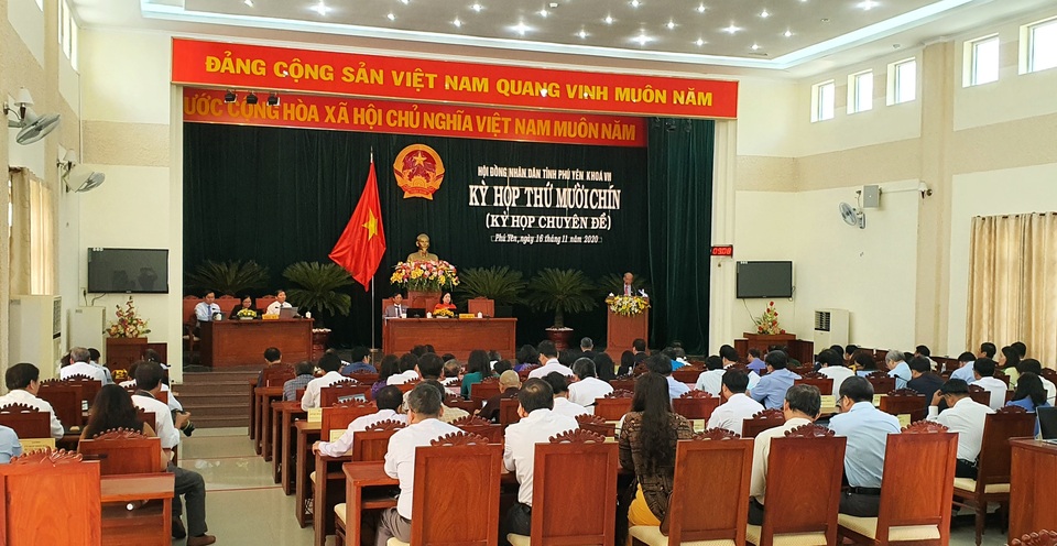 Ông Trần Hữu Thế được bầu làm Chủ tịch tỉnh Phú Yên - 1 Ông Trần Hữu Thế được bầu làm Chủ tịch tỉnh Phú Yên - 1