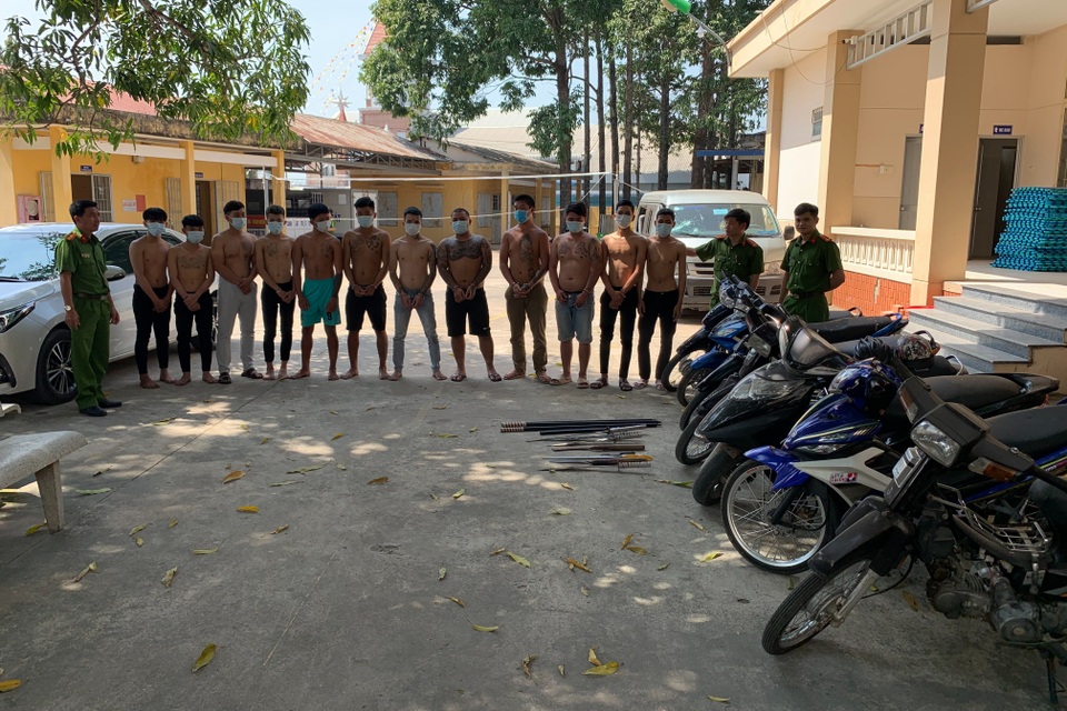 Triệt phá băng nhóm bảo kê, đòi nợ thuê - 1 Triệt phá băng nhóm bảo kê, đòi nợ thuê - 1