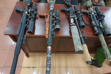 Xách súng vào khu bảo tồn thiên nhiên bắn chết 5 con khỉ