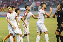 Quế Ngọc Hải nhận thẻ đỏ, Viettel thua đậm Đà Nẵng