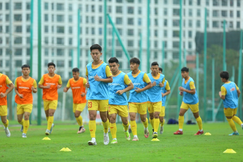 Ngôi sao trẻ U20 Việt Nam tái ngộ HLV Philippe Troussier - 1 Ngôi sao trẻ U20 Việt Nam tái ngộ HLV Philippe Troussier - 1
