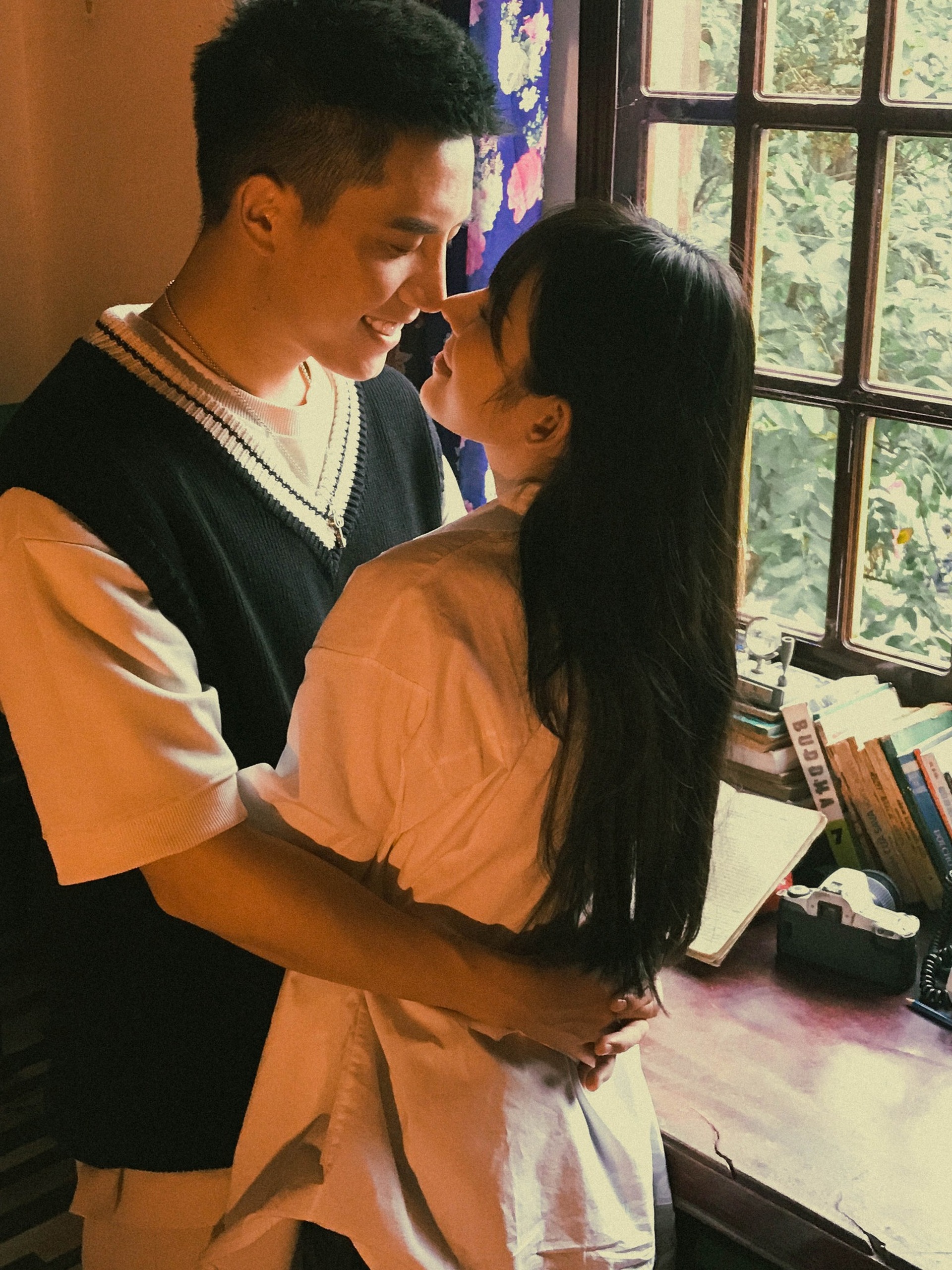 Anh Tú - LyLy: Nhiều năm gọi nhau là hàng xóm và cái ôm gây sốt - 3