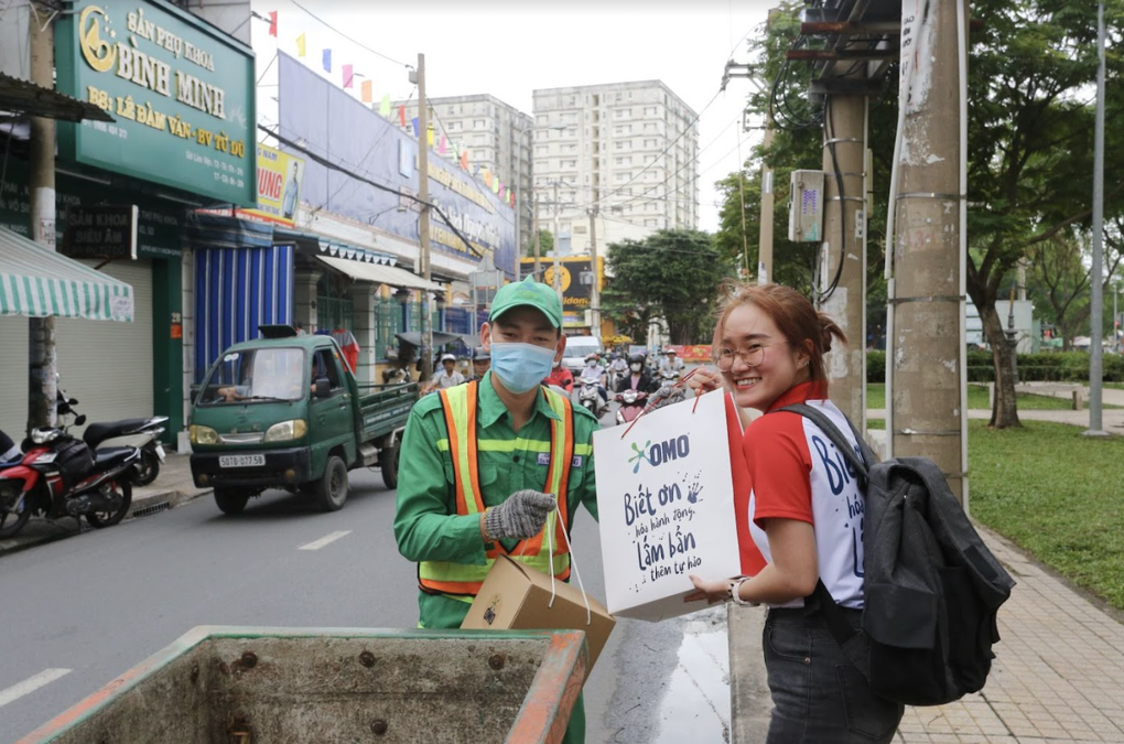 Hơn 10.000 người được Unilever hỗ trợ nhân dịp Tết Nguyên đán - 2 Hơn 10.000 người được Unilever hỗ trợ nhân dịp Tết Nguyên đán - 2