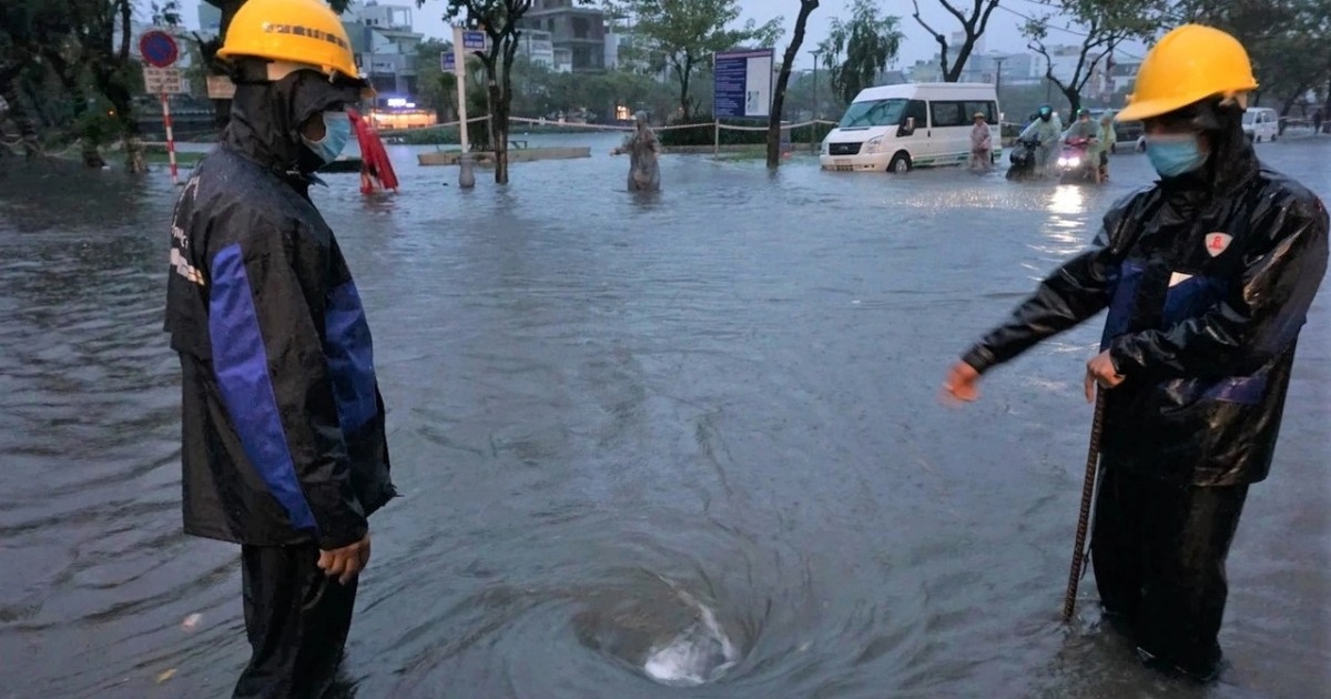 Lo ngại ngập úng do ảnh hưởng mưa bão, Đà Nẵng chỉ đạo hạ mực nước hồ