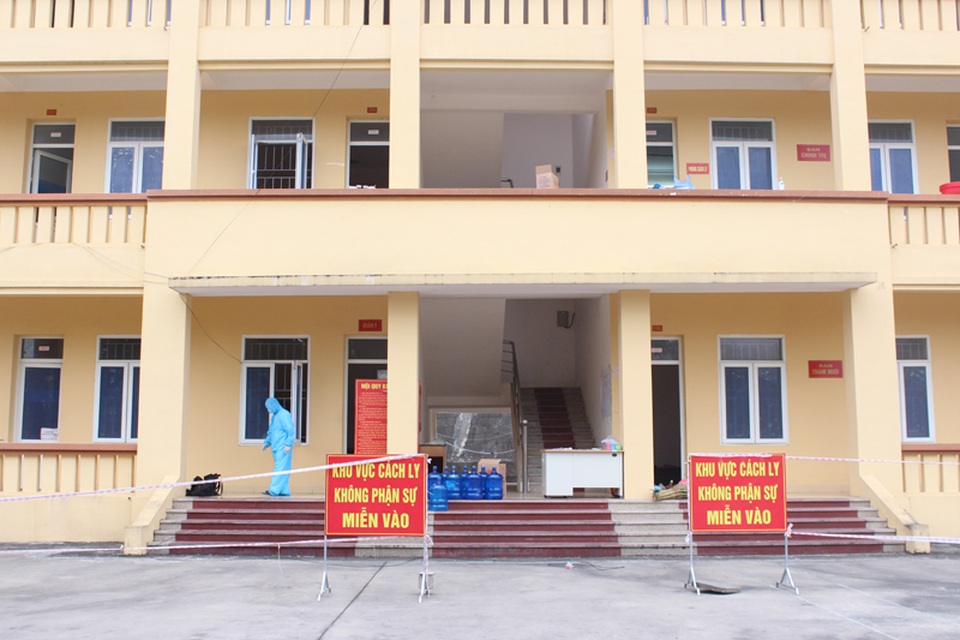 Hòa Bình cần thần tốc truy xét, cách ly người liên quan ca mắc Covid-19 - 2 Hòa Bình cần thần tốc truy xét, cách ly người liên quan ca mắc Covid-19 - 2