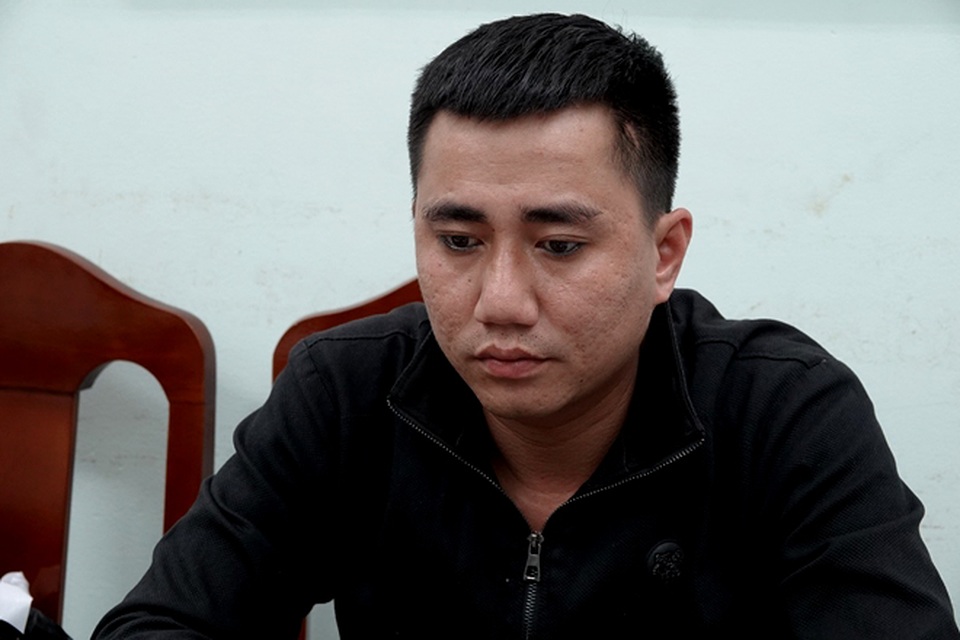 Vụ chủ quán bị đâm chết sau khi xô xát với khách: Nghi phạm ra đầu thú - 2 Vụ chủ quán bị đâm chết sau khi xô xát với khách: Nghi phạm ra đầu thú - 2