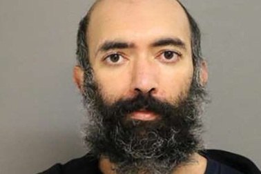 Sống chui ở sân bay 3 tháng ròng vì quá sợ về nhà do Covid-19