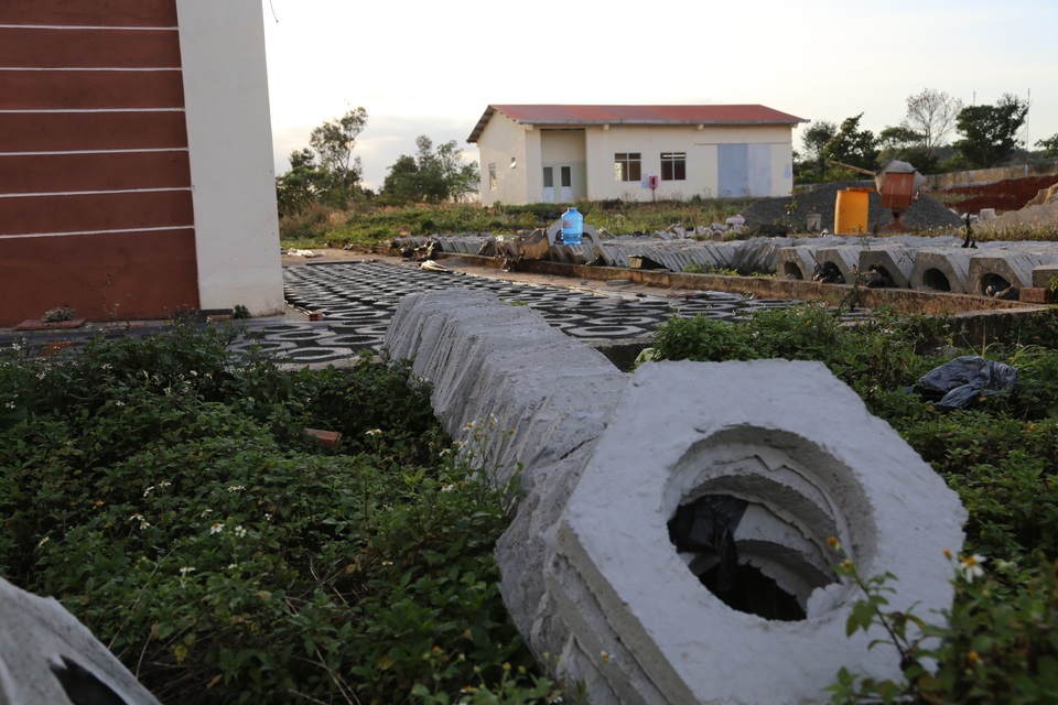 Trung tâm dạy nghề 40 tỷ đồng, chưa bàn giao đã như bỏ hoang - 12