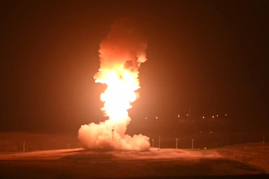 Mỹ có thể mở rộng kho vũ khí hạt nhân trước mối đe dọa từ Nga, Trung