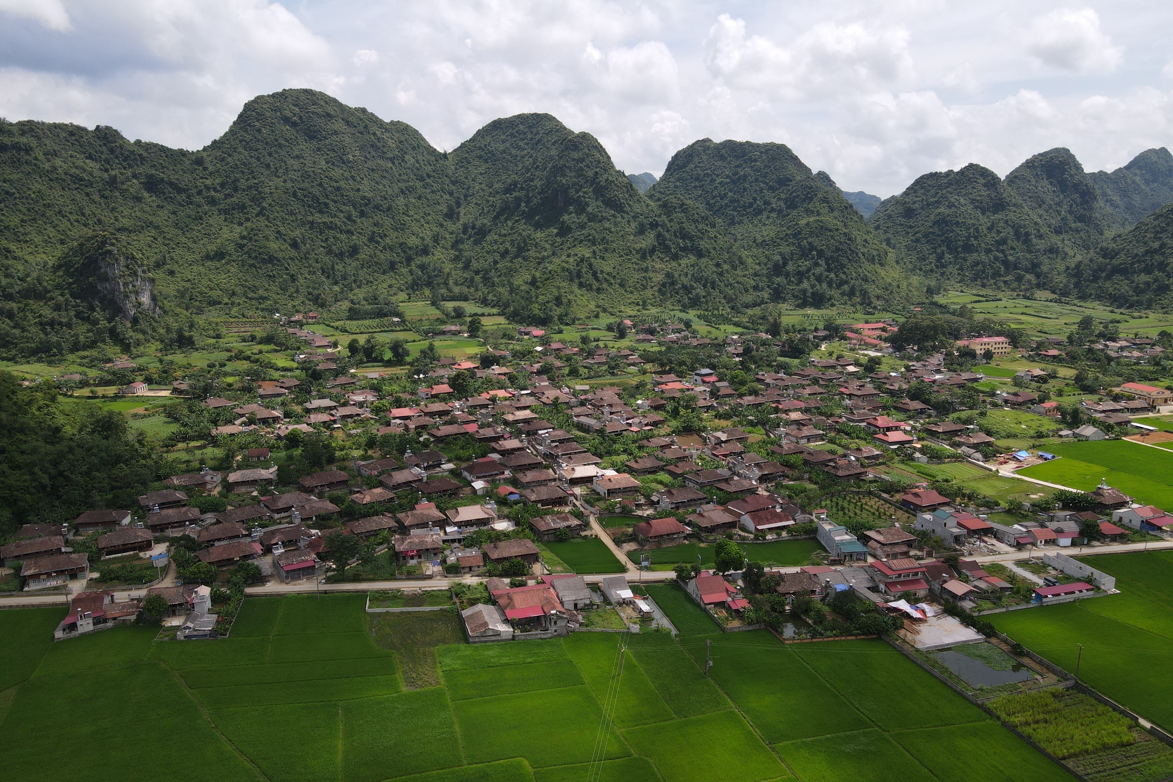 Khám phá ngôi làng có hơn 400 nóc nhà sàn tại thung lũng mây Bắc Sơn - 17 Khám phá ngôi làng có hơn 400 nóc nhà sàn tại thung lũng mây Bắc Sơn - 17