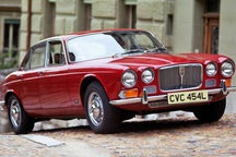 Những chiếc ô tô vực dậy cả thương hiệu bên bờ vực phá sản