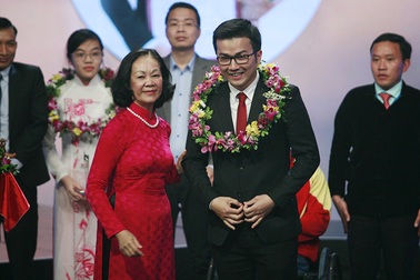 Vinh danh 10 Gương mặt trẻ Việt Nam tiêu biểu 2016