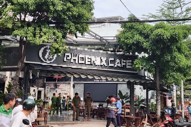 Cháy quán cà phê ở TPHCM, khách hoảng loạn tháo chạy