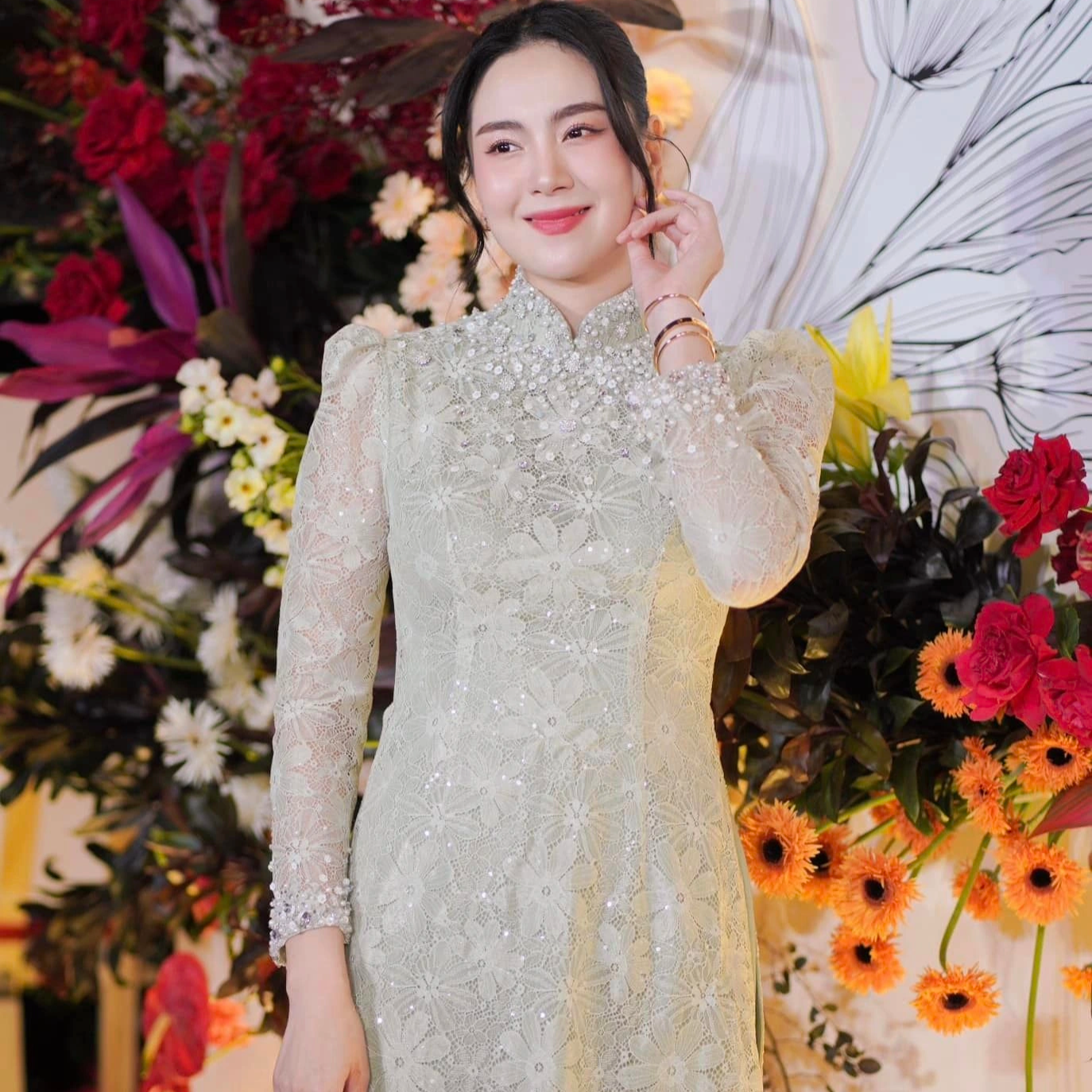 MC Mai Ngoc ile aynı dönemde sahne alan Hanoi'li güzel kızlar şimdi ne yapıyor? - 1 Dàn hot girl Hà thành cùng thời với MC Mai Ngọc giờ ra sao? - 1