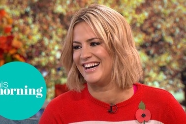 Caroline Flack xinh đẹp trên truyền hình