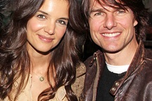 Katie Holmes bí mật thuê nhà riêng